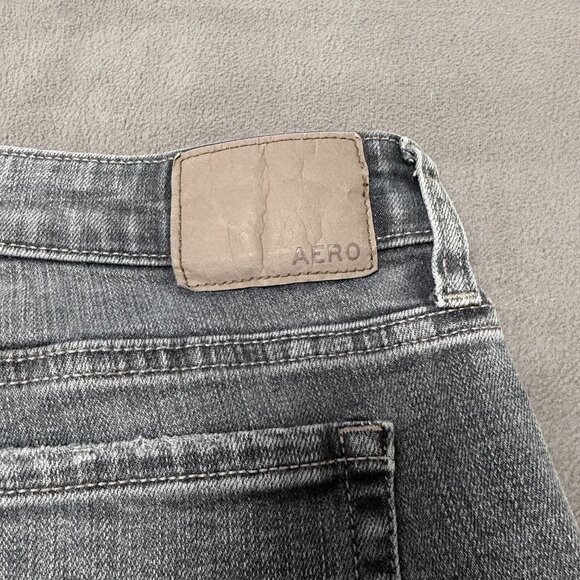 Aeropostale Women's Medium Wash Denim Mid Rise Kick Crop Frayed Hem Jeans, 6 - Picture 7 of 9